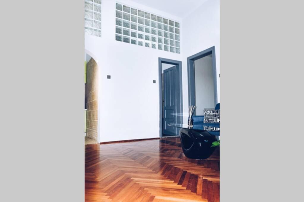 ☆Modern High Ceiling Apartment - Heart Of The City Oradea Dış mekan fotoğraf
